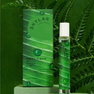 Barely used, Skylar Emerald Rain